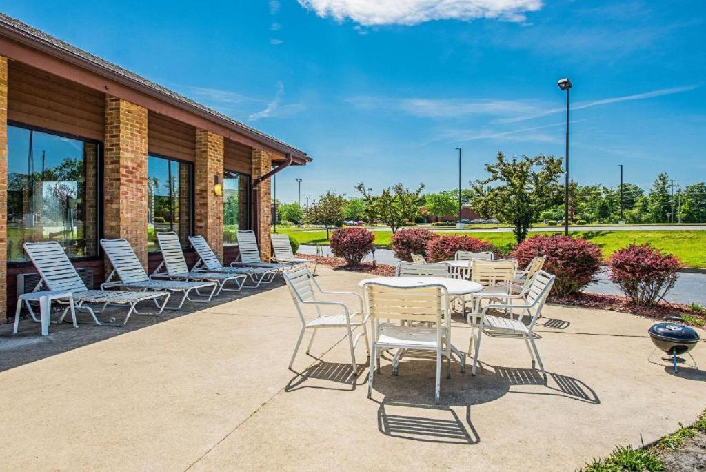 Royal Inn Suites Huntington Exterior foto